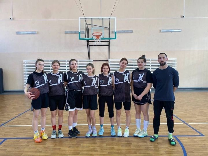 Зеленодольская команда приняла участие в межрегиональном турнире по женскому баскетболу «Победа» в городе Волжск