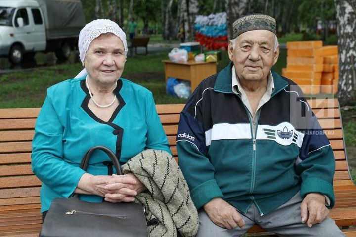 Пенсионеров, проживших вместе более 50 лет, ждет большой сюрприз с 4 марта