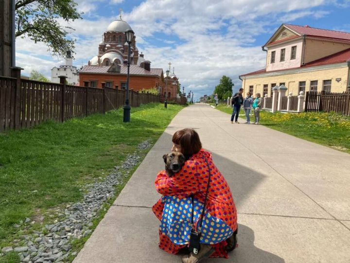 В Свияжске сняли программу «Формула еды» с актрисой Сесиль Плеже