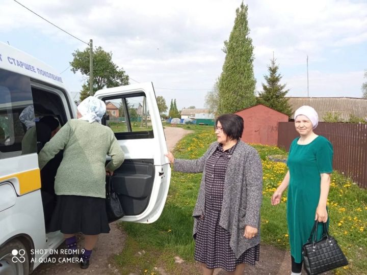 Жители сельских поселений Зеленодольского района продолжают пользоваться услугой бесплатной доставки до медицинских учреждений