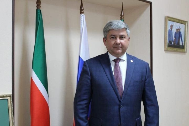 Глава ЗМР Михаил Афанасьев поздравил жителей и гостей Зеленодольска с Днём России