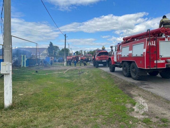 В  Татарстане семь человек погибли при пожаре, четверо из них - дети