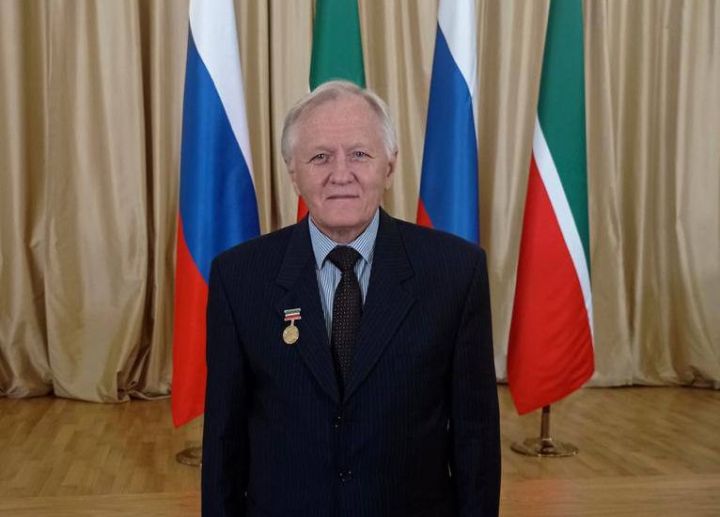 Званием «Заслуженный учитель Республики Татарстан» был удостоен зеленодольский педагог Владимир Маликов