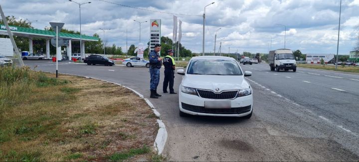 В Зеленодольске в ходе рейда арестовали Skoda Rapid и поместили на штрафстоянку