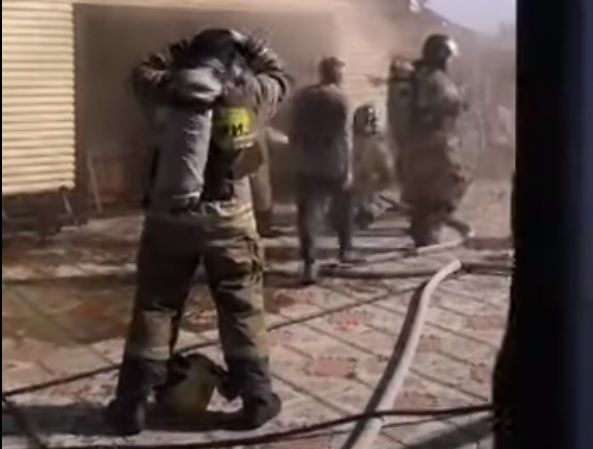В Татарстане бдительный водитель такси помог спасти частный дом от пожара