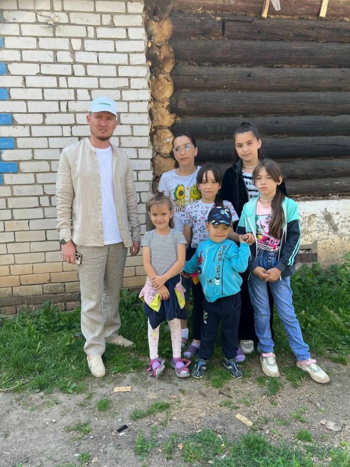 Многодетной семье погорельцев из Зеленодольского района построят новый дом