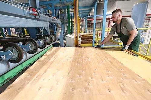 Минниханов присвоил зеленодольской организации звание «Предприятие трудовой доблести»