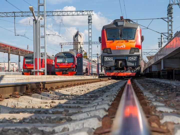 Нельзя громко слушать музыку и играть на гитаре: новые правила в российских поездах заработают с 1 сентября