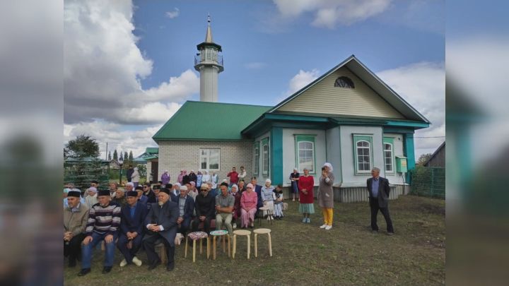 В селе Молвино Зеленодольского района прошли торжества в честь 150-летия исторической мечети