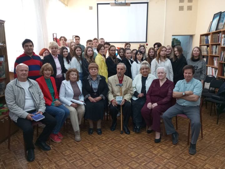 В центральной библиотеке Зеленодольска прошло мероприятие в память о зеленодольской поэтессе Елене Абрамовой