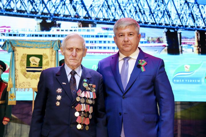 96-летнему Николаю Левагину присвоили звание Почетного гражданина Зеленодольска