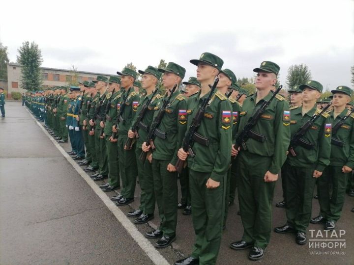 Курсанты приняли присягу в Казанском танковом училище