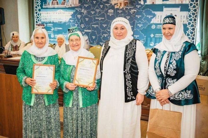 Зеленодольские мусульманки приняли участие в форуме татарских абыстаев