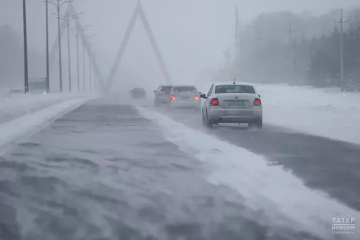 На всех дорогах РТ введено ограничение движения транспорта