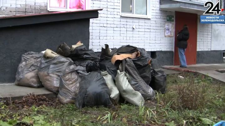 Жильцы домов на ул. Тургенева в Зеленодольске жалуются на неубранный строительный мусор