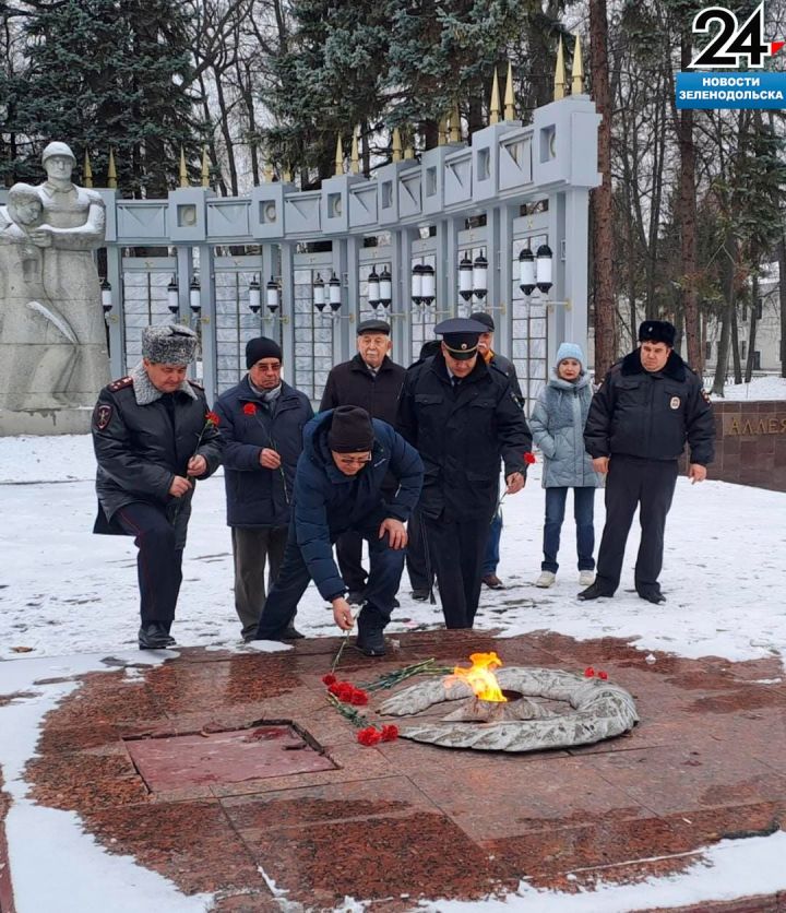 В День памяти сотрудников органов внутренних дел, погибших при исполнении обязанностей, в Зеленодольске почтили павших героев