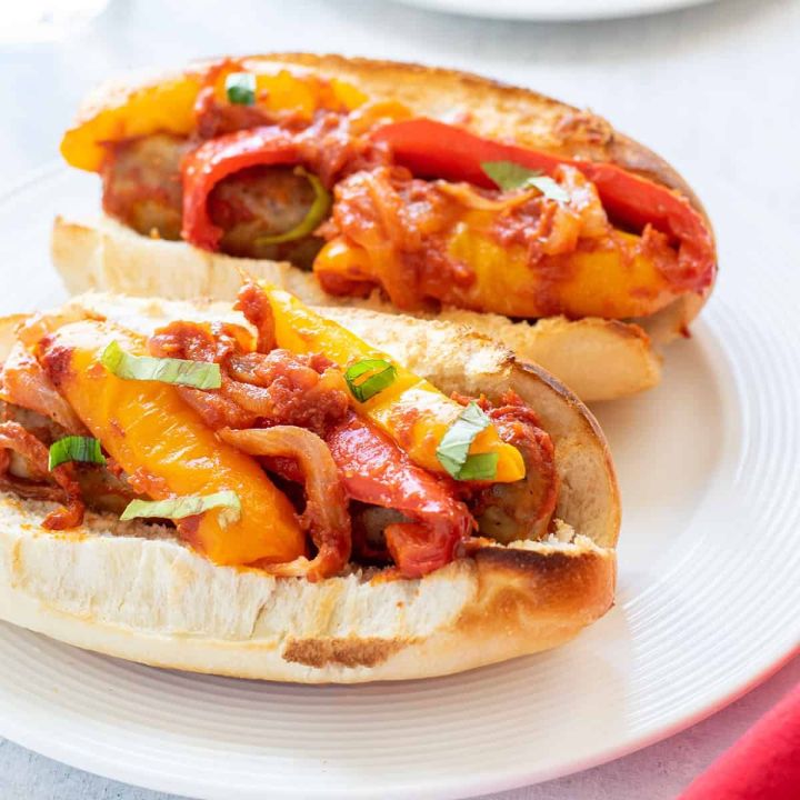 Рецепт вкусных горячих бутербродов с яйцом и колбасой