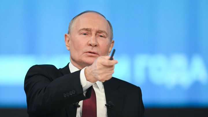 Владимир Путин высказался о бумажной журналистике в ходе Прямой линии