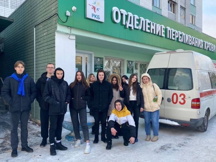 «Спасем жизнь вместе»: Студенты ЗМК присоединились к акции по сдаче донорской крови