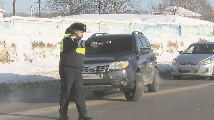 В Зеленодольске за один рейд инспекторы выявили шесть нарушений тонировки машин