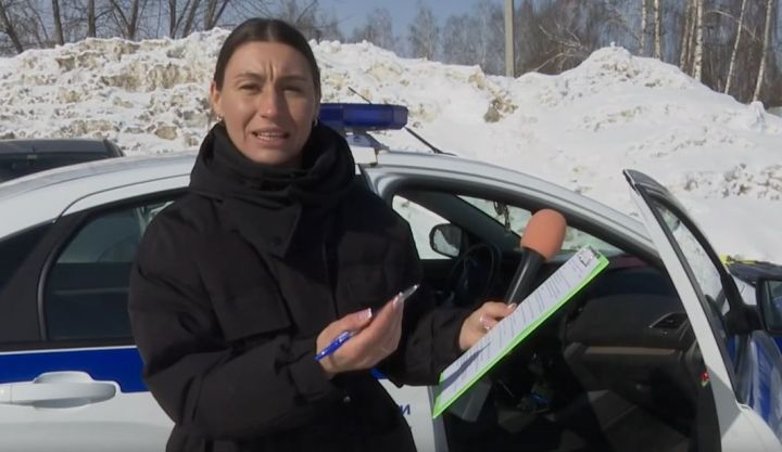 Автомобилисты отвечали на вопросы сотрудников госавтоинспекции и получали подарки