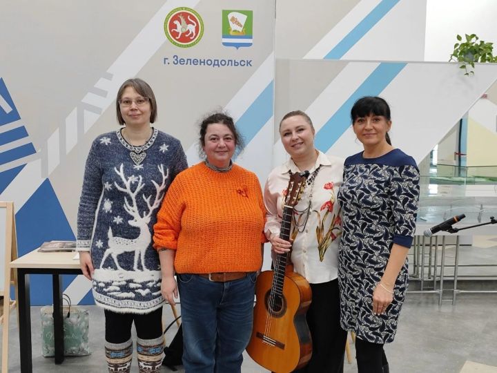 Юные авторы ЛИТО «ЮЛА» встретились с писателем