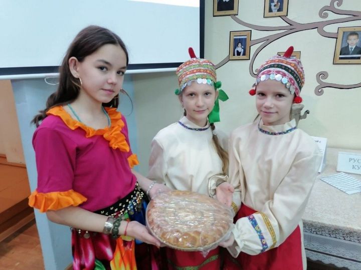 Больше двухсот школьников приняли участие в фестивале «Родной язык береги и люби, будь патриотом своей страны»