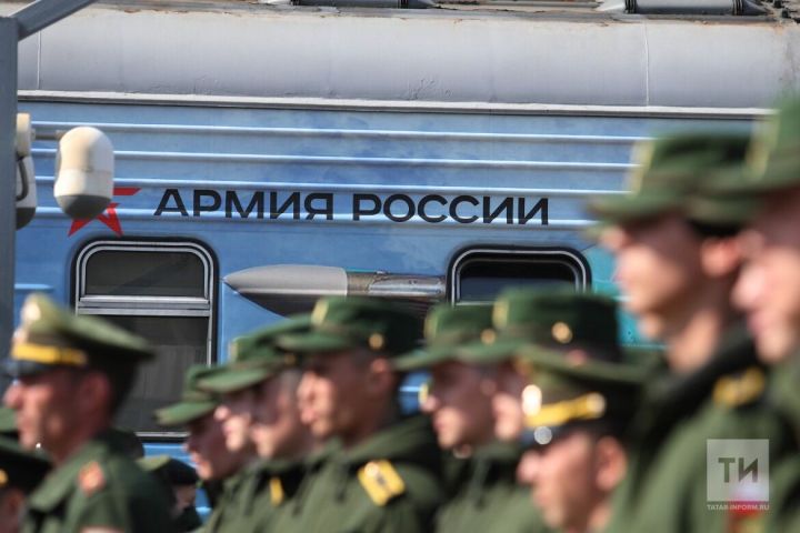 Иностранцы, имеющие вид на жительство, могут попасть на контрактную службу