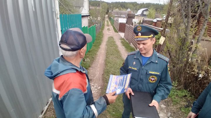 Инспекторы МЧС проводят рейды по садам в Зеленодольске