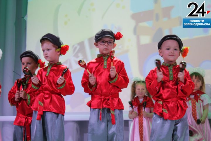 Зеленодольским ребятам в канун дня Защиты детей подарили «Оранжевое настроение»