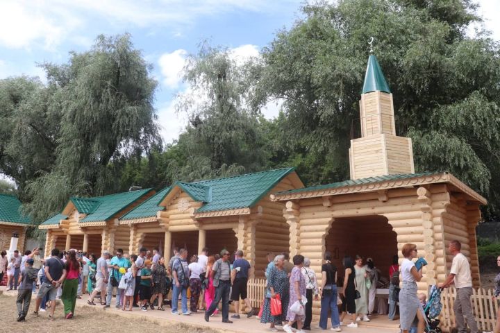 Зеленодольск привез частичку Татарстана в Омск: на Иртыше празднуют Сабантуй!