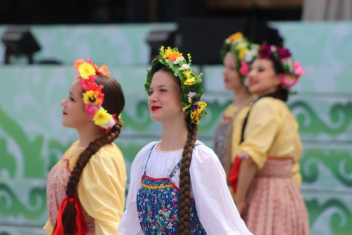 Зеленодольск привез частичку Татарстана в Омск: на Иртыше празднуют Сабантуй!