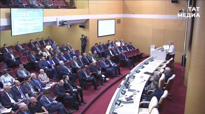 «Это просто пренебрежение!»: Минниханов обрушился с критикой на чиновников из-за летних лагерей