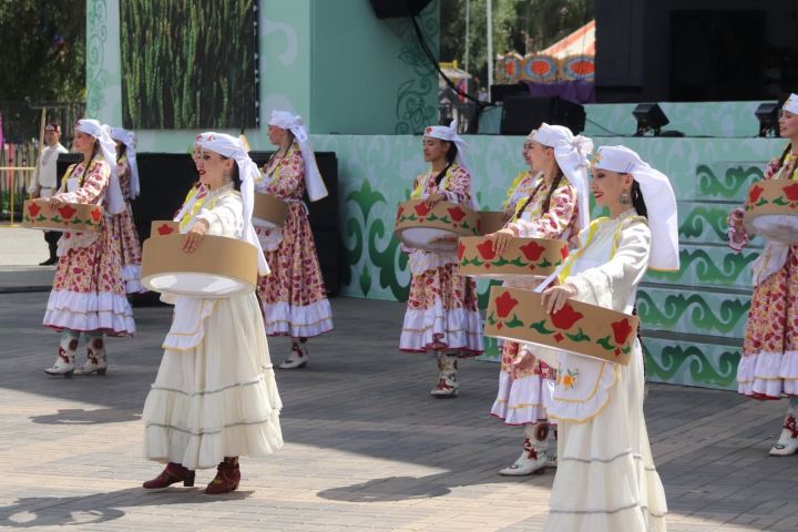 Зеленодольск привез частичку Татарстана в Омск: на Иртыше празднуют Сабантуй!