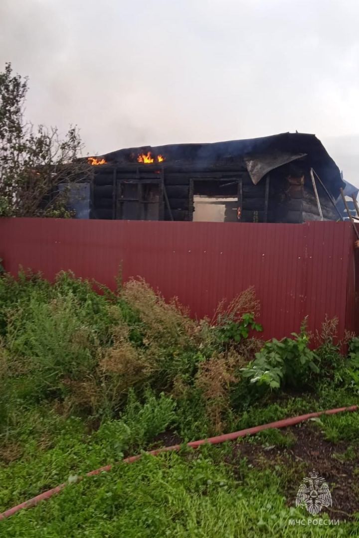 В деревне Утяково Зеленодольского района сгорели два дома