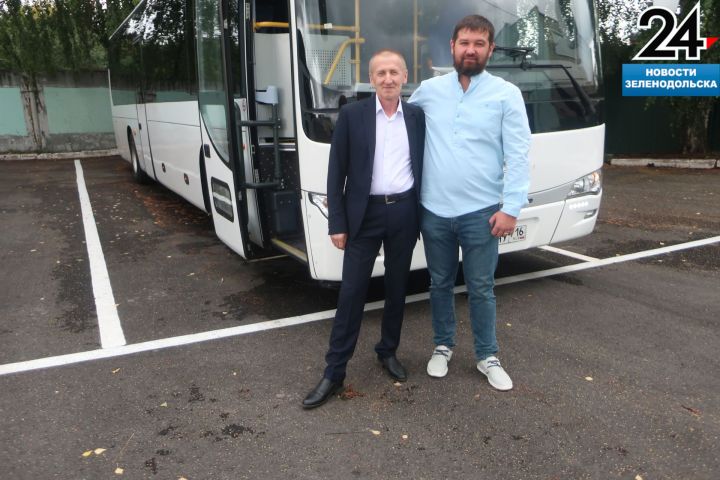 В Зеленодольском ПАТП новый автобус, на котором будут работать отец и сын Нуртдиновы