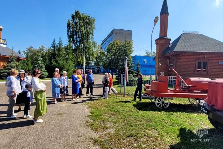 Музей пожарной охраны посетили активисты Совета ветеранов Зеленодольска.