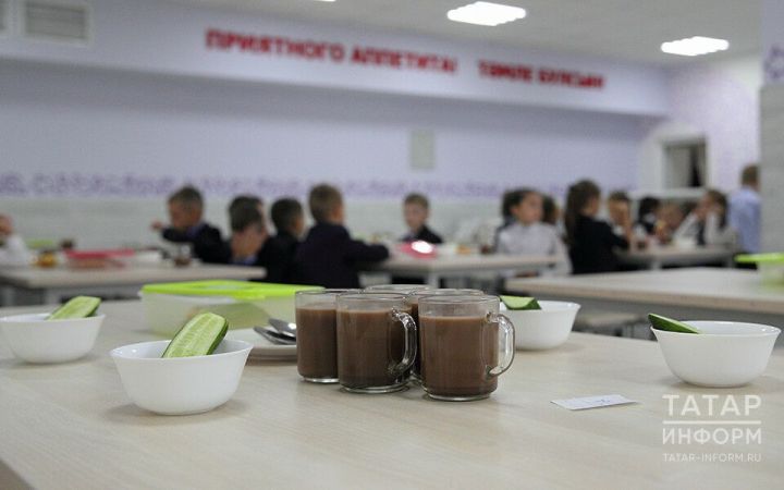 Специалист Роспотребнадзора поясняет, почему так важно горячее питание для детей младших классов