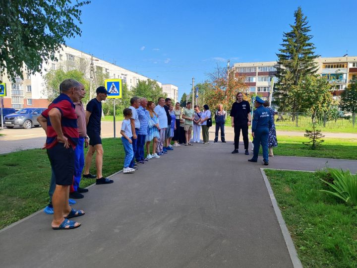 Зеленодольские пожарные провели учения в поселке Васильево