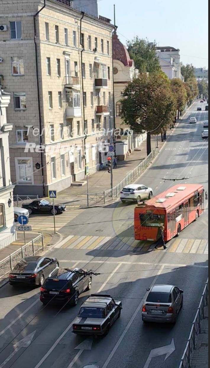 В Казании произошло ДТП с автобусом и внедорожником, есть пострадавшие