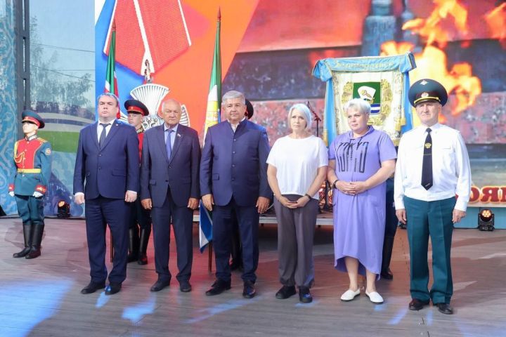 На Дне города в Зеленодольске выразили благодарности и назвали Почетных граждан ЗМР РТ