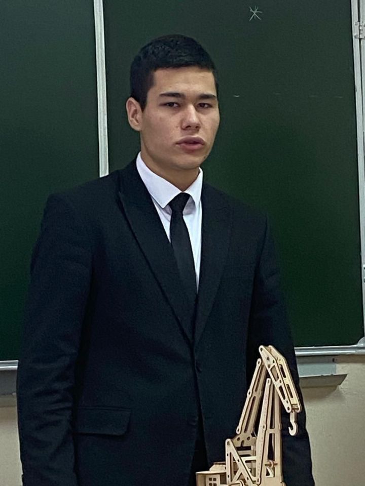 Юные демонстрируют знания в судостроении