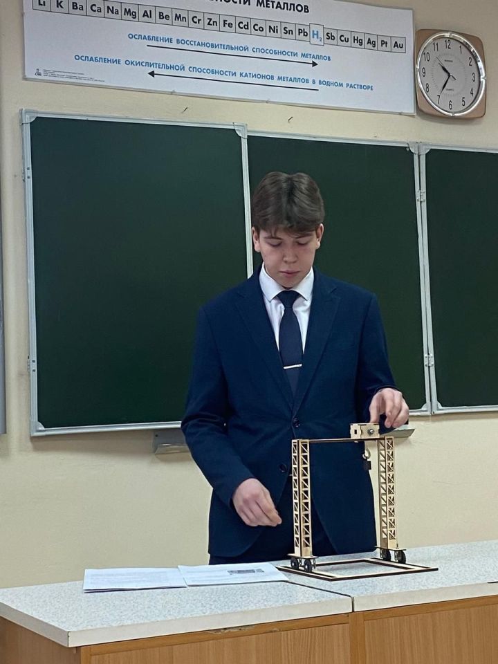 Юные демонстрируют знания в судостроении