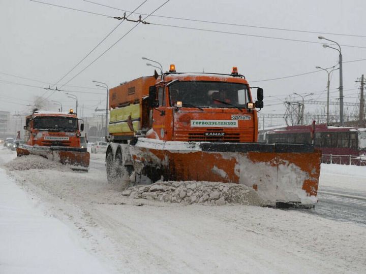 За прошедшую ночь из Казани вывезли более 2,5 тыс. тонн снега