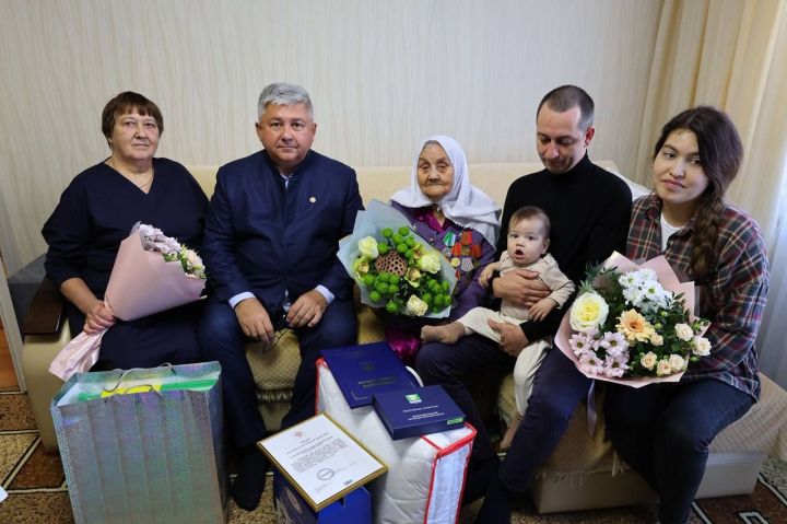 Михаил Афанасьев навестил ветеранов