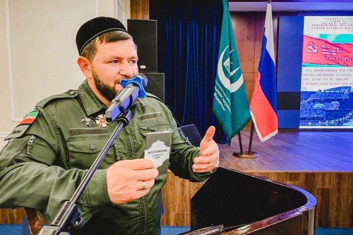 ДУМ РТ выпустило карманный справочник мусульманского бойца от ИД «Хузур»