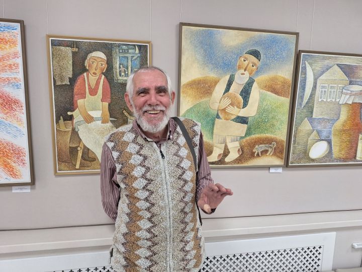 В картинах народного художника РТ Михаила Кузнецова представлены многие народы страны