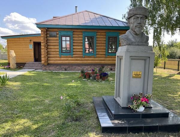 Жительница села Малые Ширданы  Асия Губайдуллина возрождает  малую родину Каюма Насыри