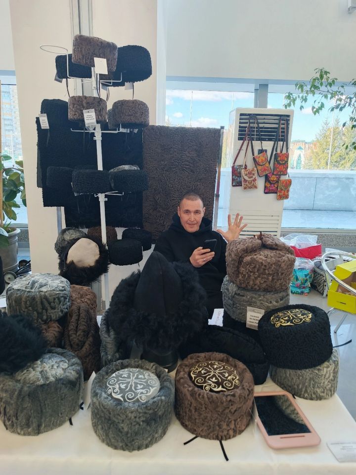 Дизайнер из Зеленодольска Алексей Егоров приспособил тюбетейку к стандартам современной моды