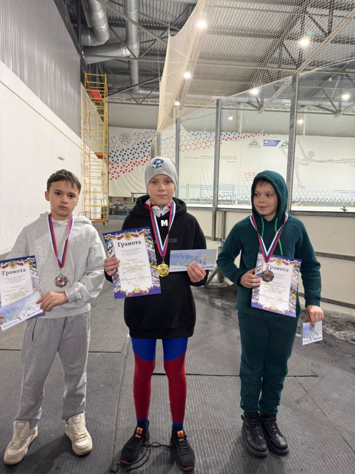 В  Зеленодольске прошли соревнования по конькобежному спорту, посвященные памяти зеленодольца Данила Александрова